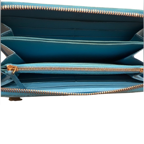 FENDI Zippy Long Wallet - Picture 12 of 12